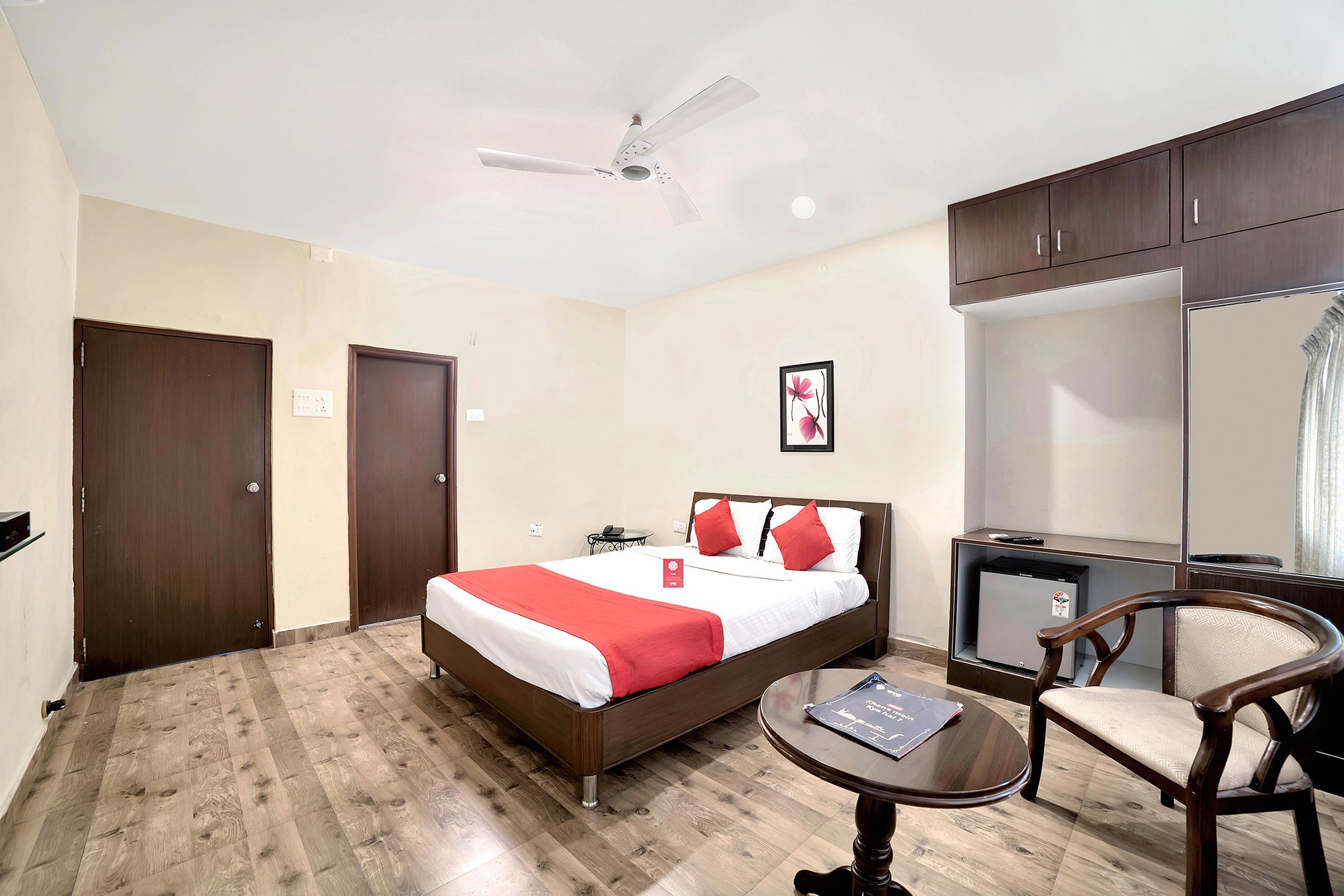 Oyo 674 Apartment Hotel Manar Luxury Suites Hyderabad Esterno foto