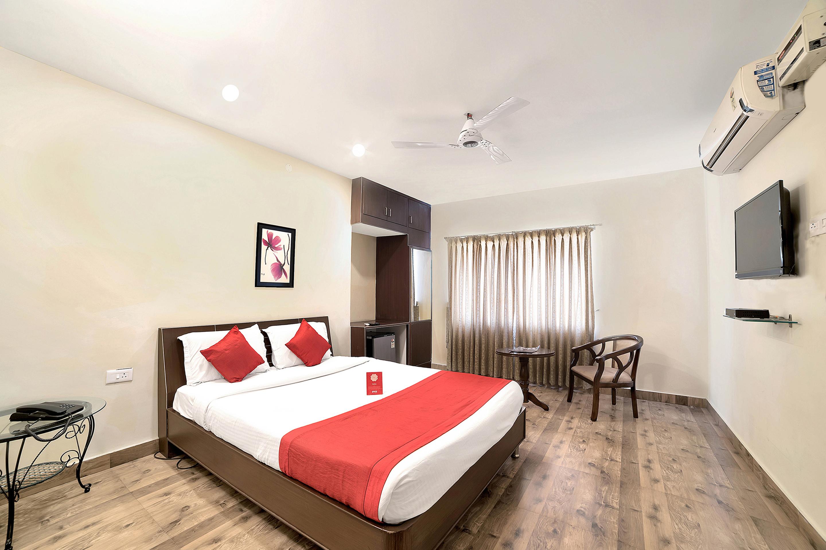 Oyo 674 Apartment Hotel Manar Luxury Suites Hyderabad Esterno foto