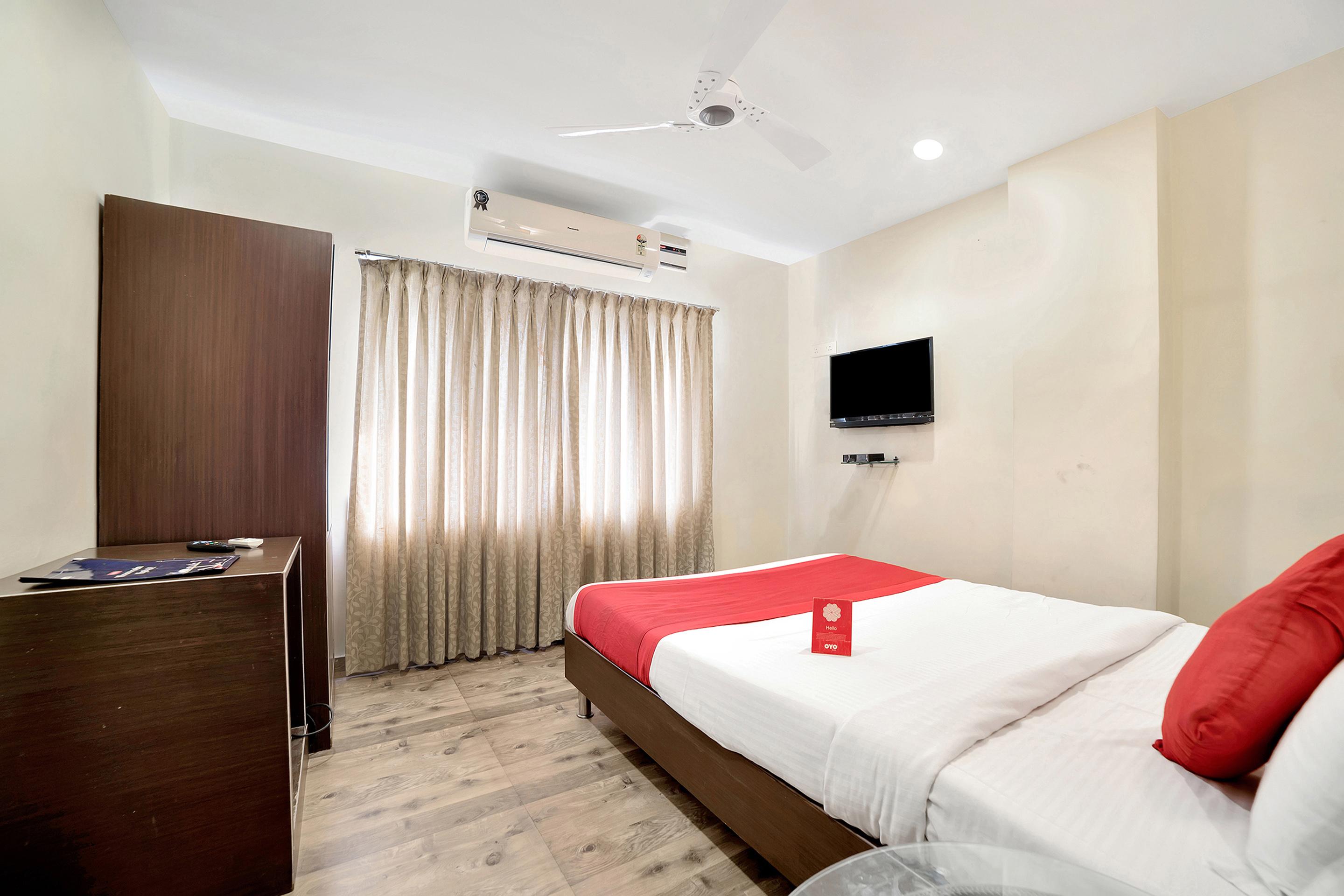 Oyo 674 Apartment Hotel Manar Luxury Suites Hyderabad Esterno foto