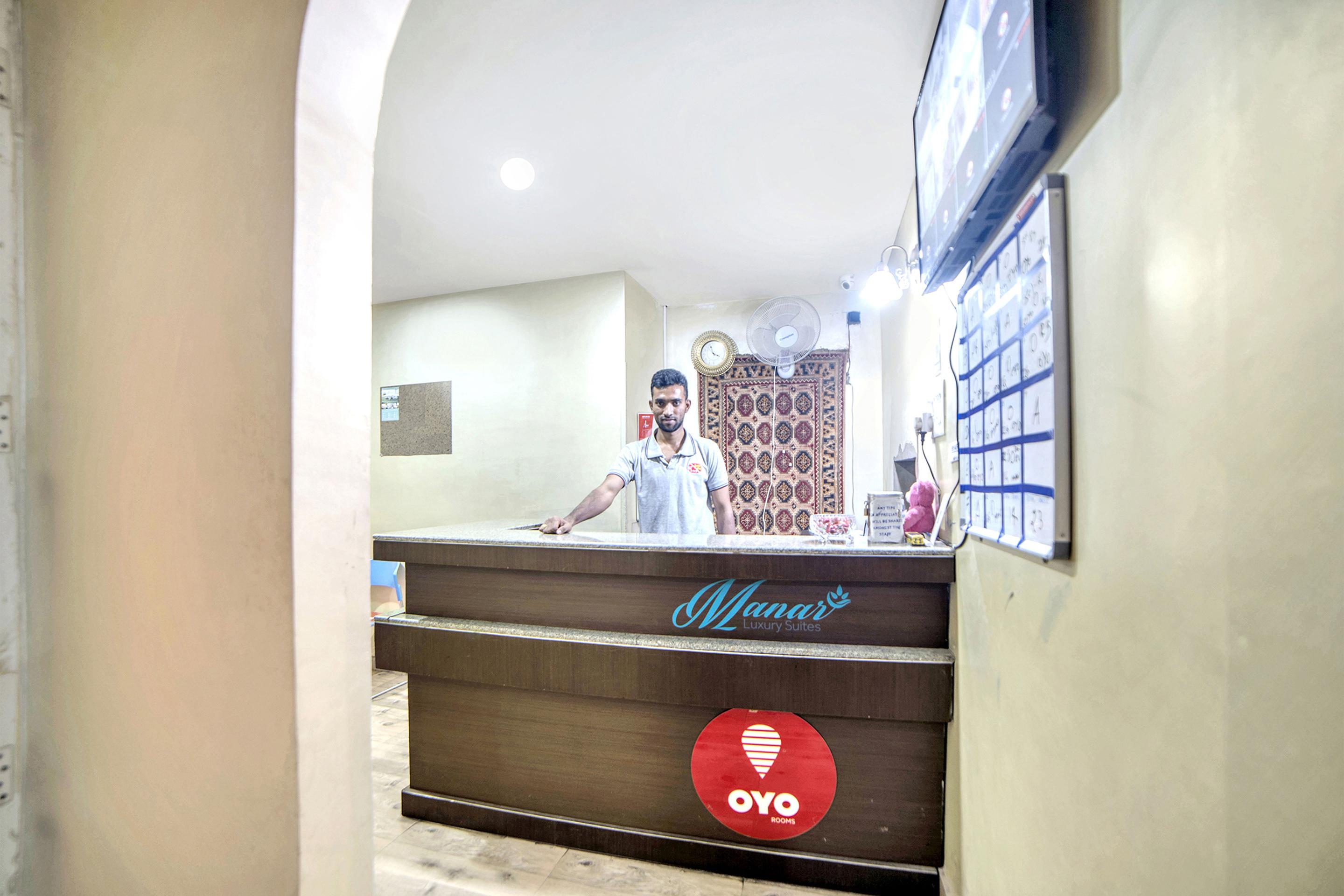 Oyo 674 Apartment Hotel Manar Luxury Suites Hyderabad Esterno foto