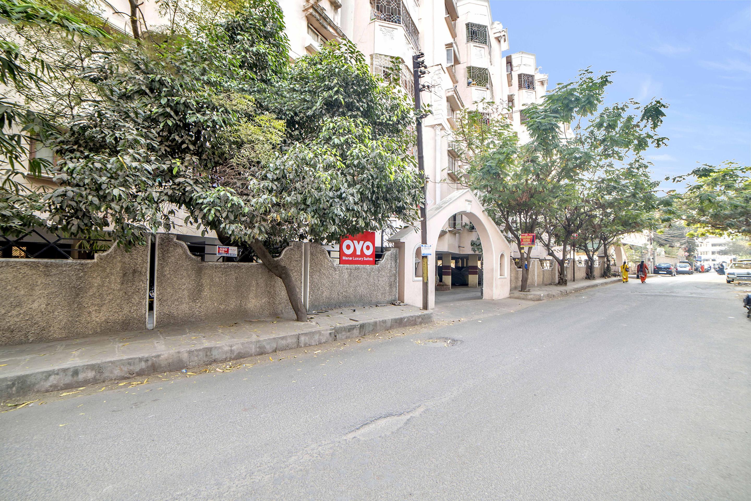 Oyo 674 Apartment Hotel Manar Luxury Suites Hyderabad Esterno foto