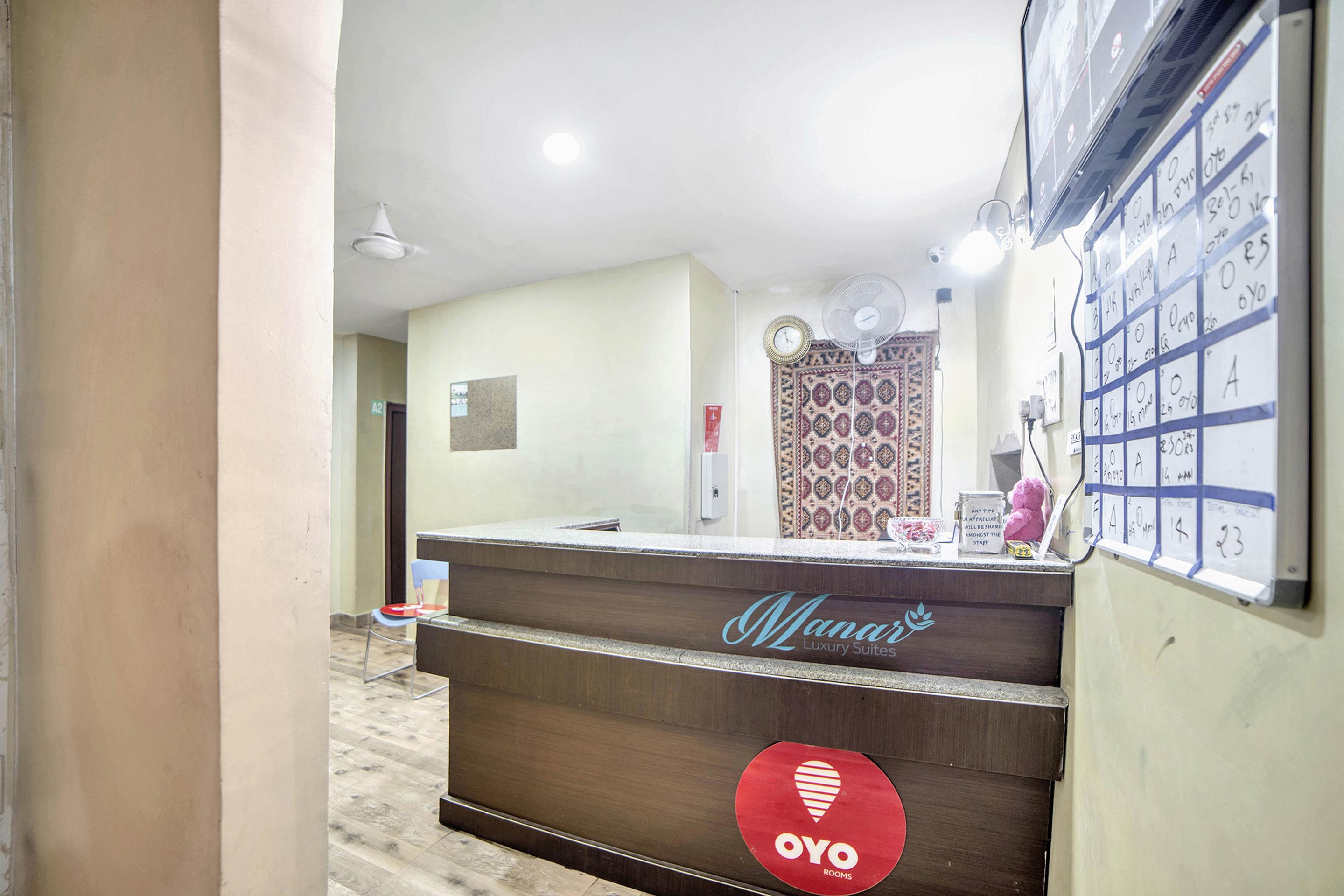 Oyo 674 Apartment Hotel Manar Luxury Suites Hyderabad Esterno foto