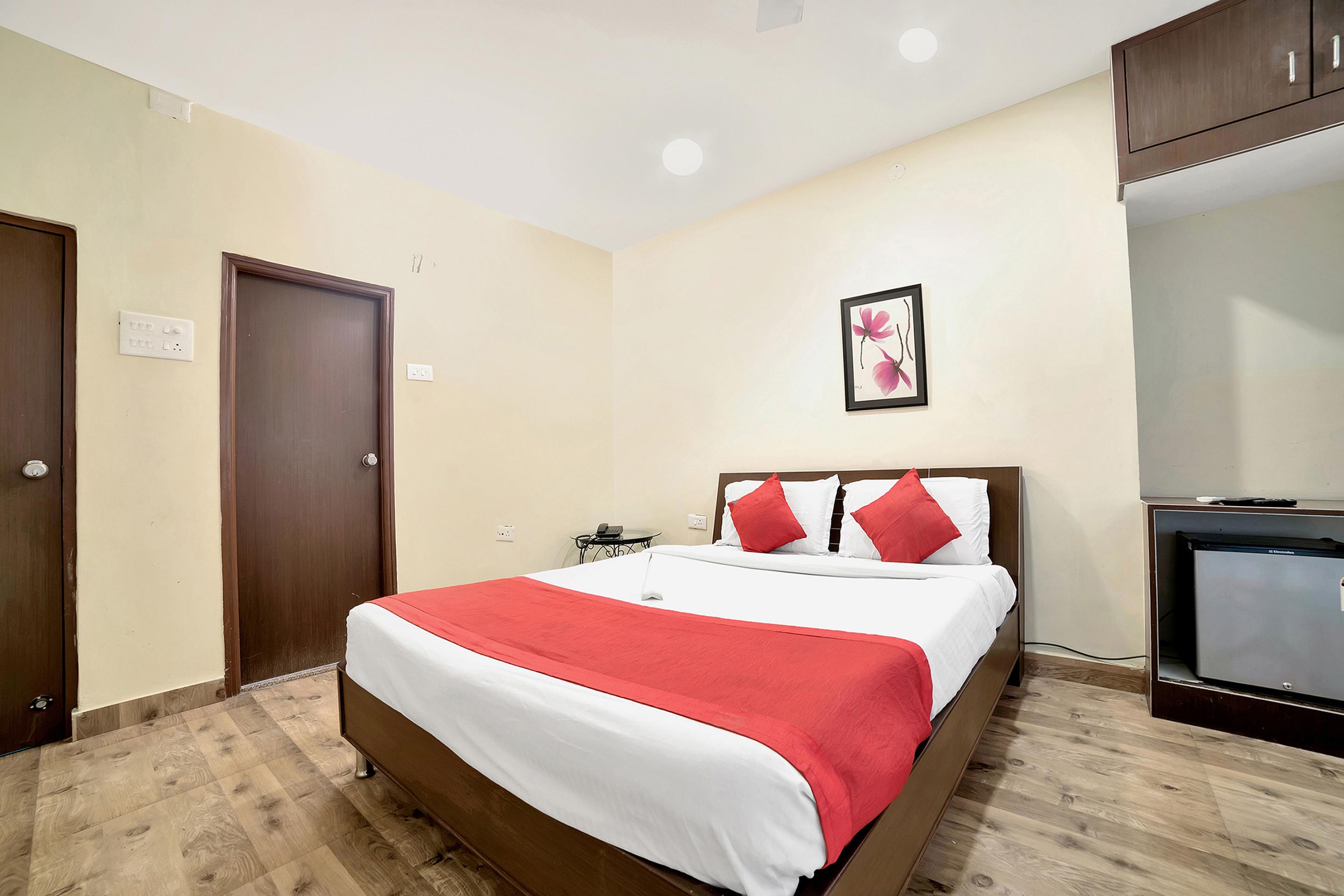 Oyo 674 Apartment Hotel Manar Luxury Suites Hyderabad Esterno foto